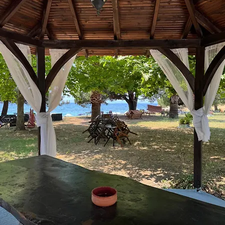 Mikri Elia Lagomandra